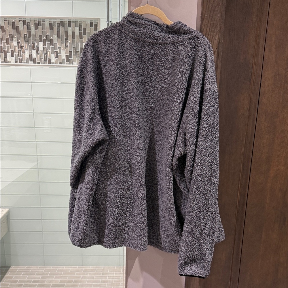 Men's Cozy Gray Fleece Jacket - Picture 3 of 3